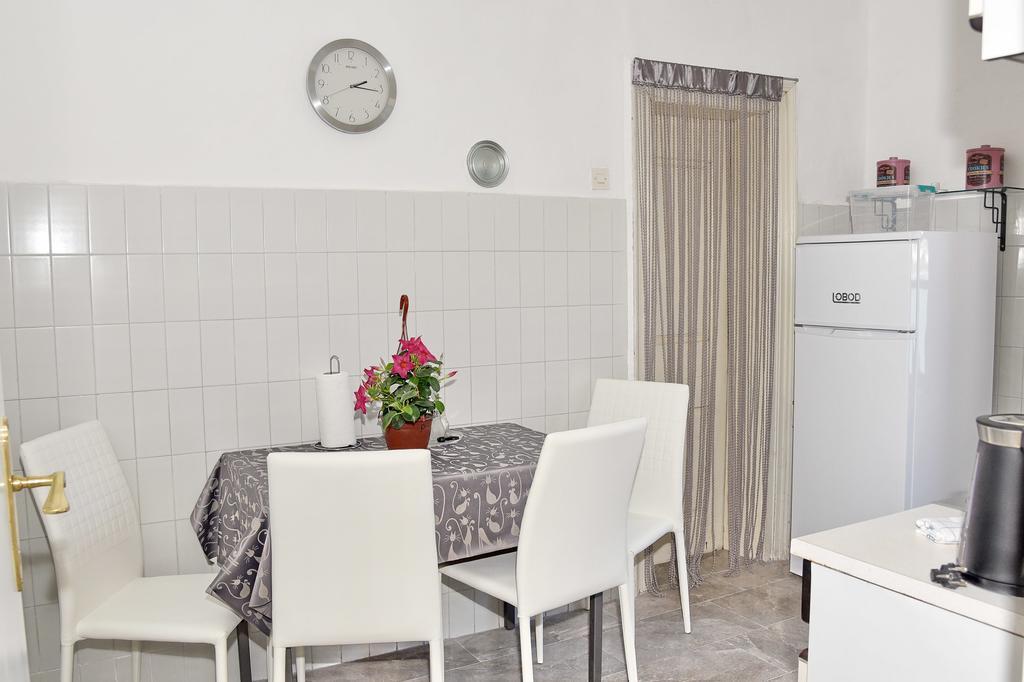 Ribica Apartments Котор Екстер'єр фото